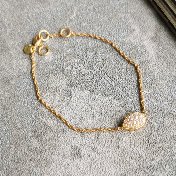 Julie Vos Pavé Teardrop Gold Pearl Bracelet - Picture 2 of 4